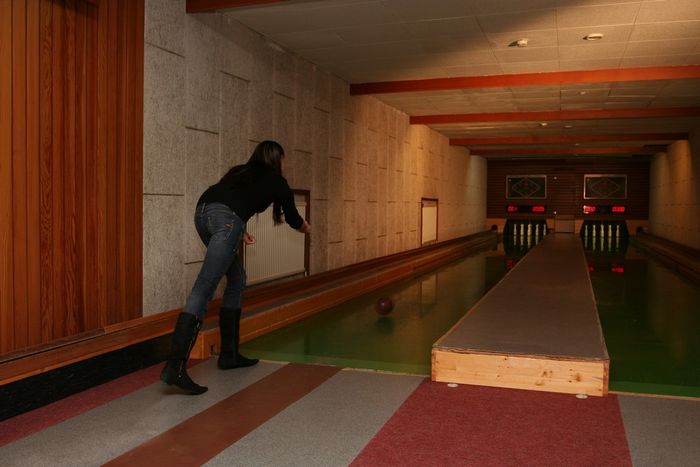 bowling1.jpg