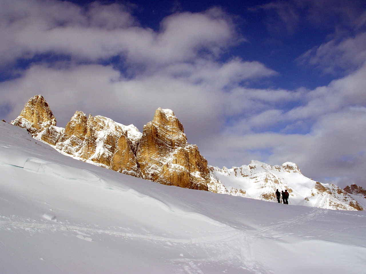 A Dolomitok látványa Cortina d'Ampezzoban