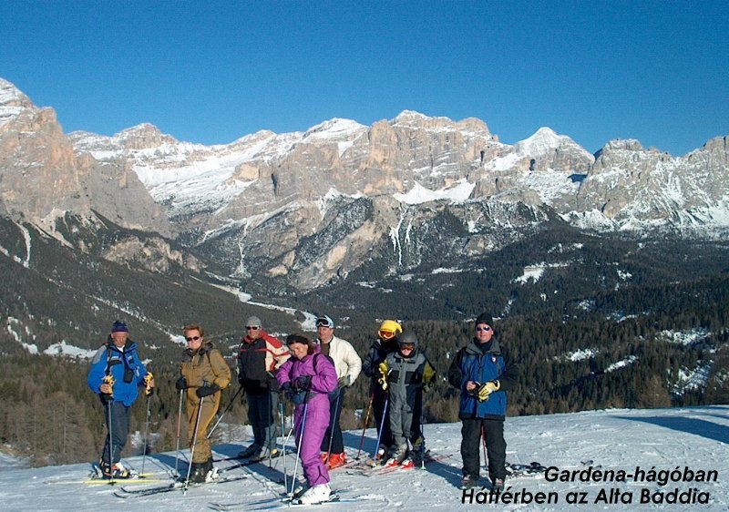 Ebben az esetben Alta Badia-nál (Corvara) záródik a Sella-körút részünkről