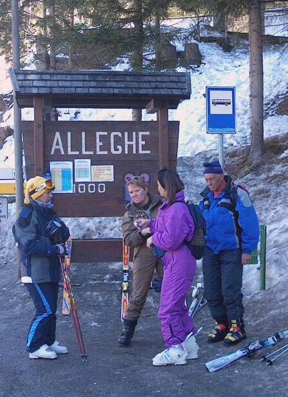 Alleche-ből autóbusszal Malga Ciapela-ba