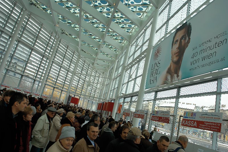 Nagy érdeklődés mellett nyitott a 2009-es Ferienmesse