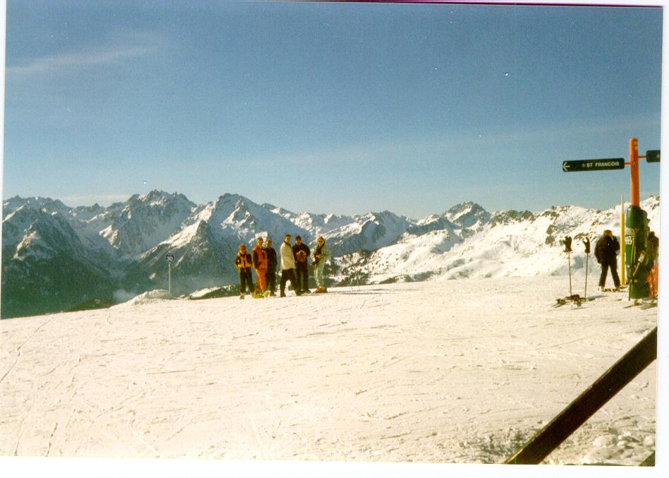 Balra-St.-Francois-jobbra-Valmorel.jpg