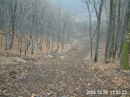 az-5-os-palya-meredekebb-resze.a-meredekebb-resz-utan-kiszelesedik.JPG