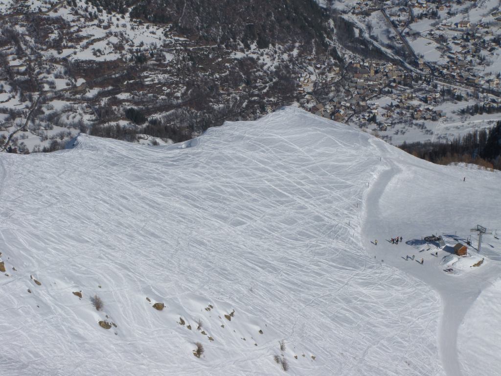 offpiste5-Carmen-mellett.jpg