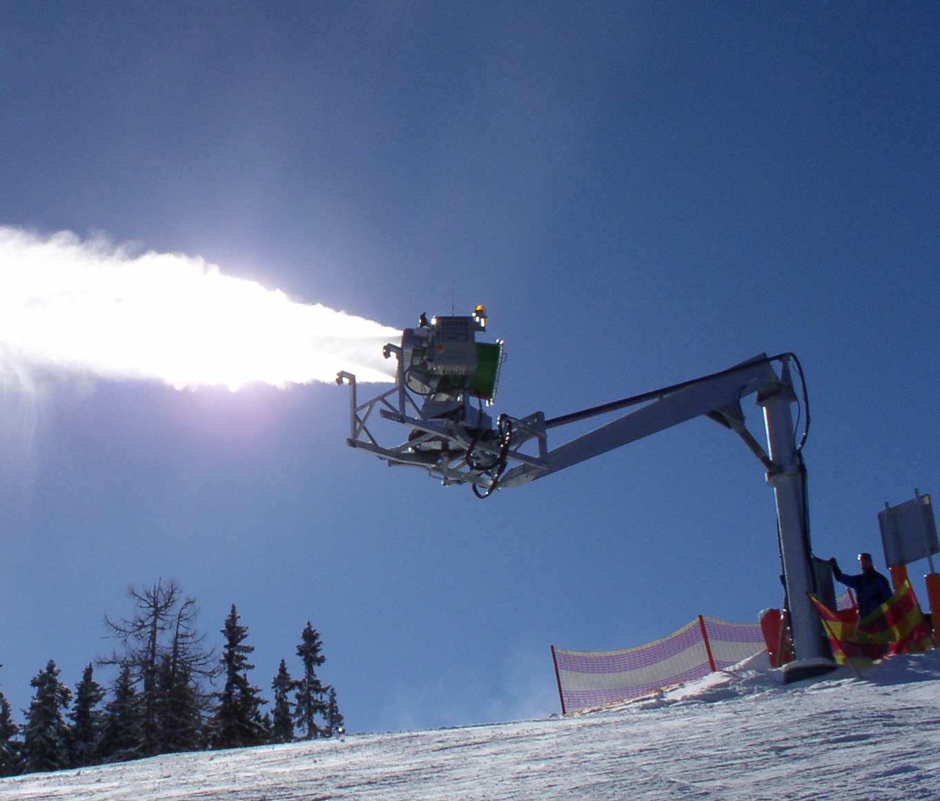 reiteralm-schneekanone-am-turm.jpg