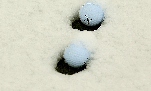 Golflabda a hóban (Kép: http://www.worldgolfchampionships.com)