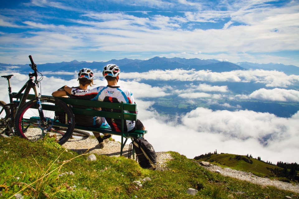 115 km mountainbike útvonal és 350 km kerékpárút hálózza be az Innsbruck környéki üdülőfalvakat.