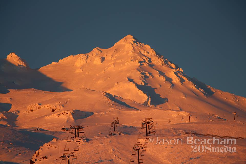 Napfelkelte az új-zélandi Ruapehu hegyen 