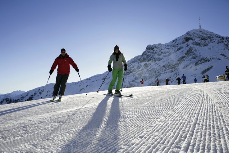 Skifahrer-mit-Kitzbuheler-Horn.jpg