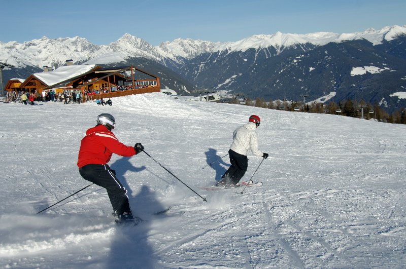 Skiing-04-Martin-Schoenegger.jpg