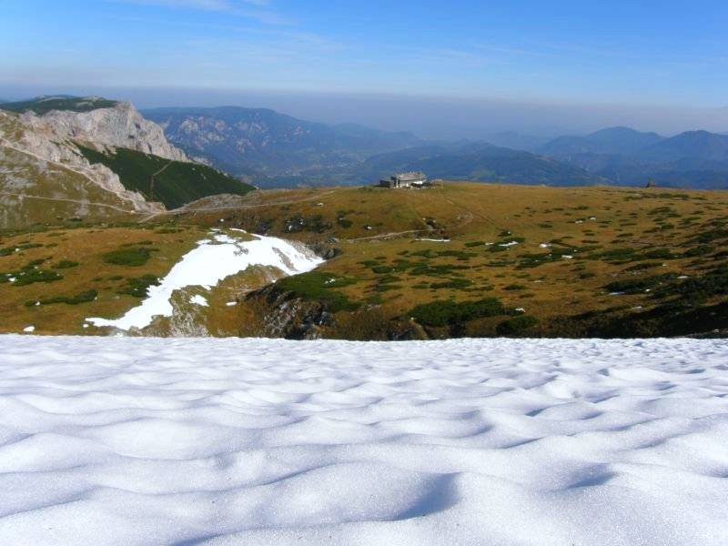 Kilátás a ködbe burkolódzó Pannónia irányába