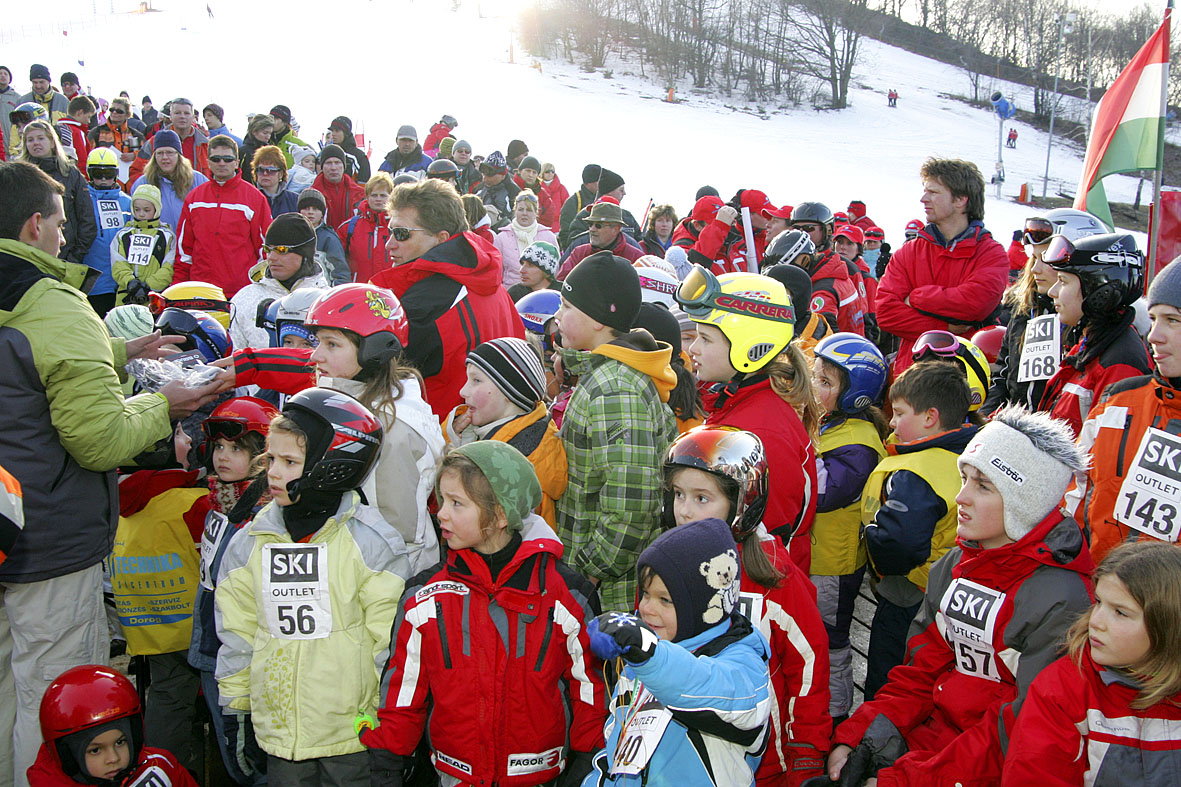 180 gyermek vett részt a 2009-es Skioutlet Kupán