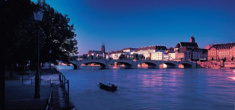 Basel a lemenő nap fényében Basel a lemenő nap fényében