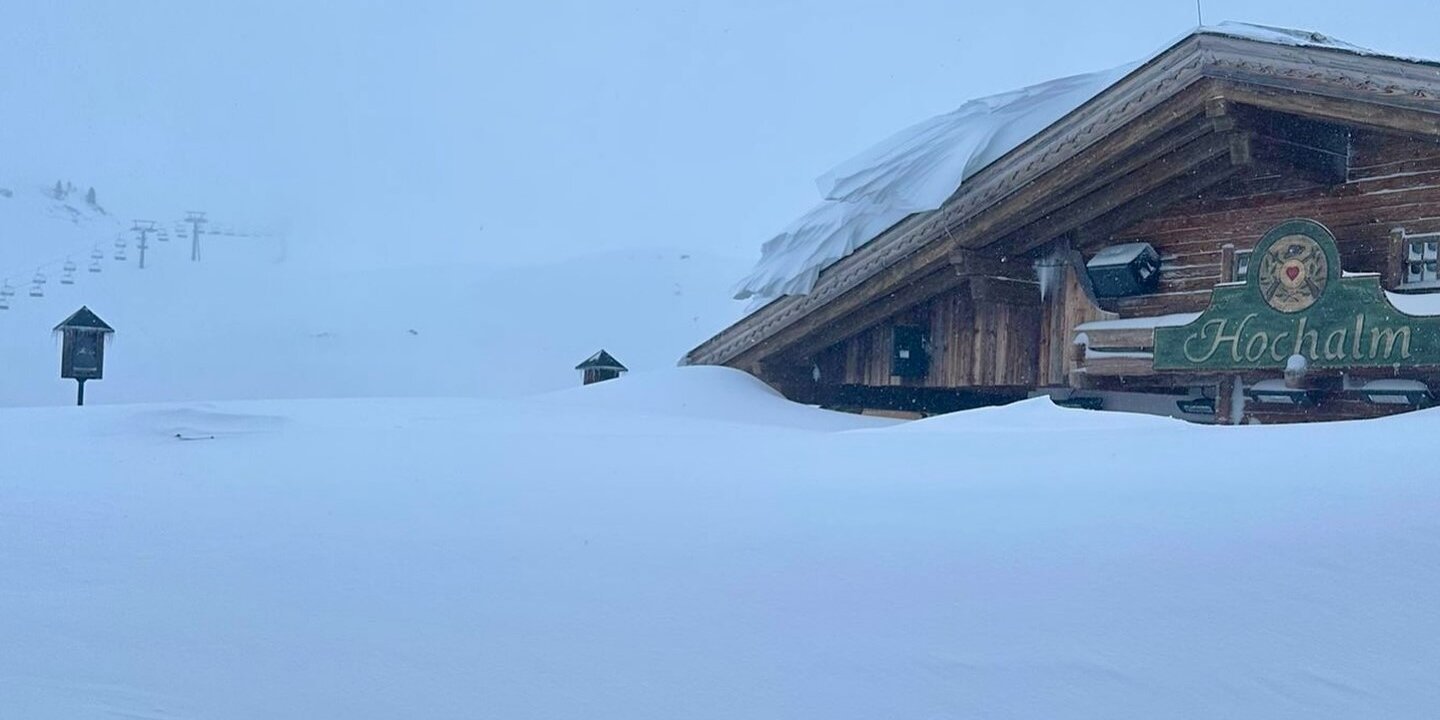 Obertauerben már lassan a hüttéket is betemeti a hó, vasárnap reggeli kép - Fotó: Hochalm Hütte