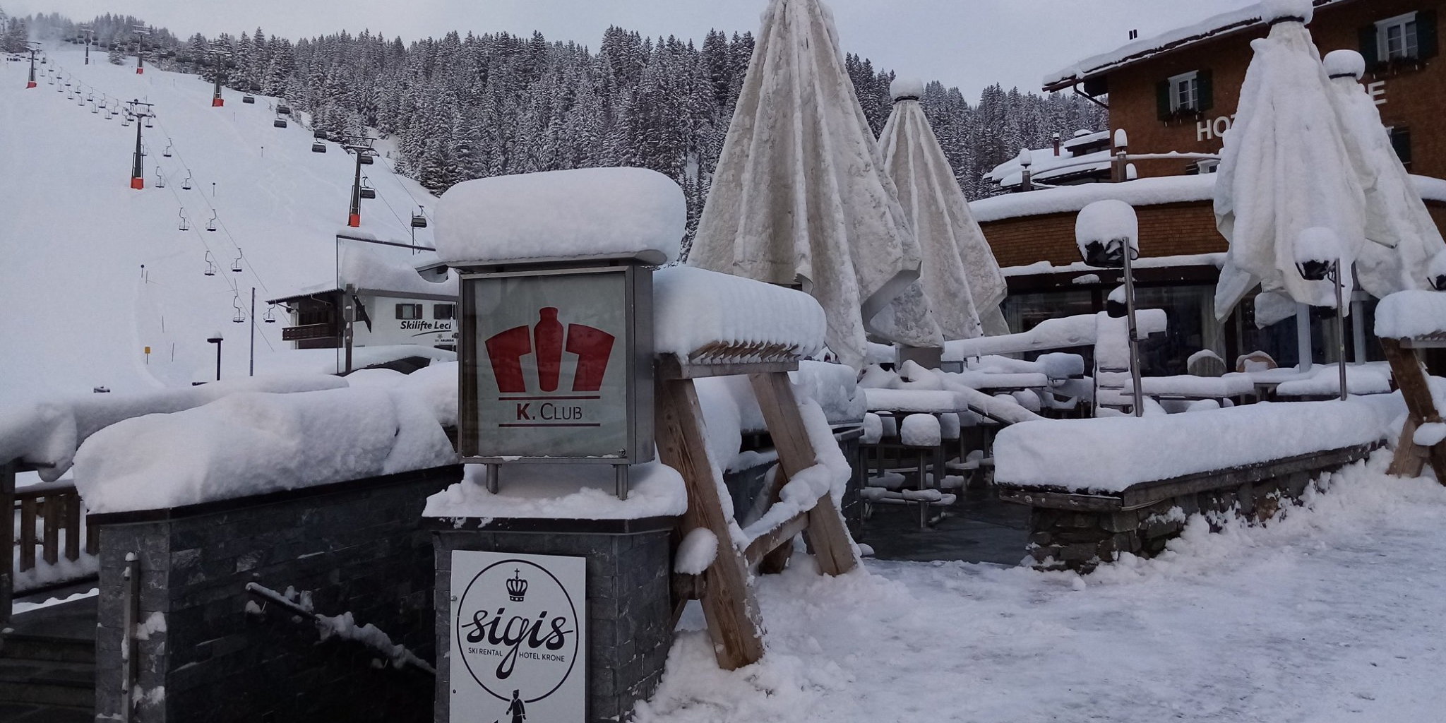 Lech Zürs am Arlberg: 50 cm friss hó