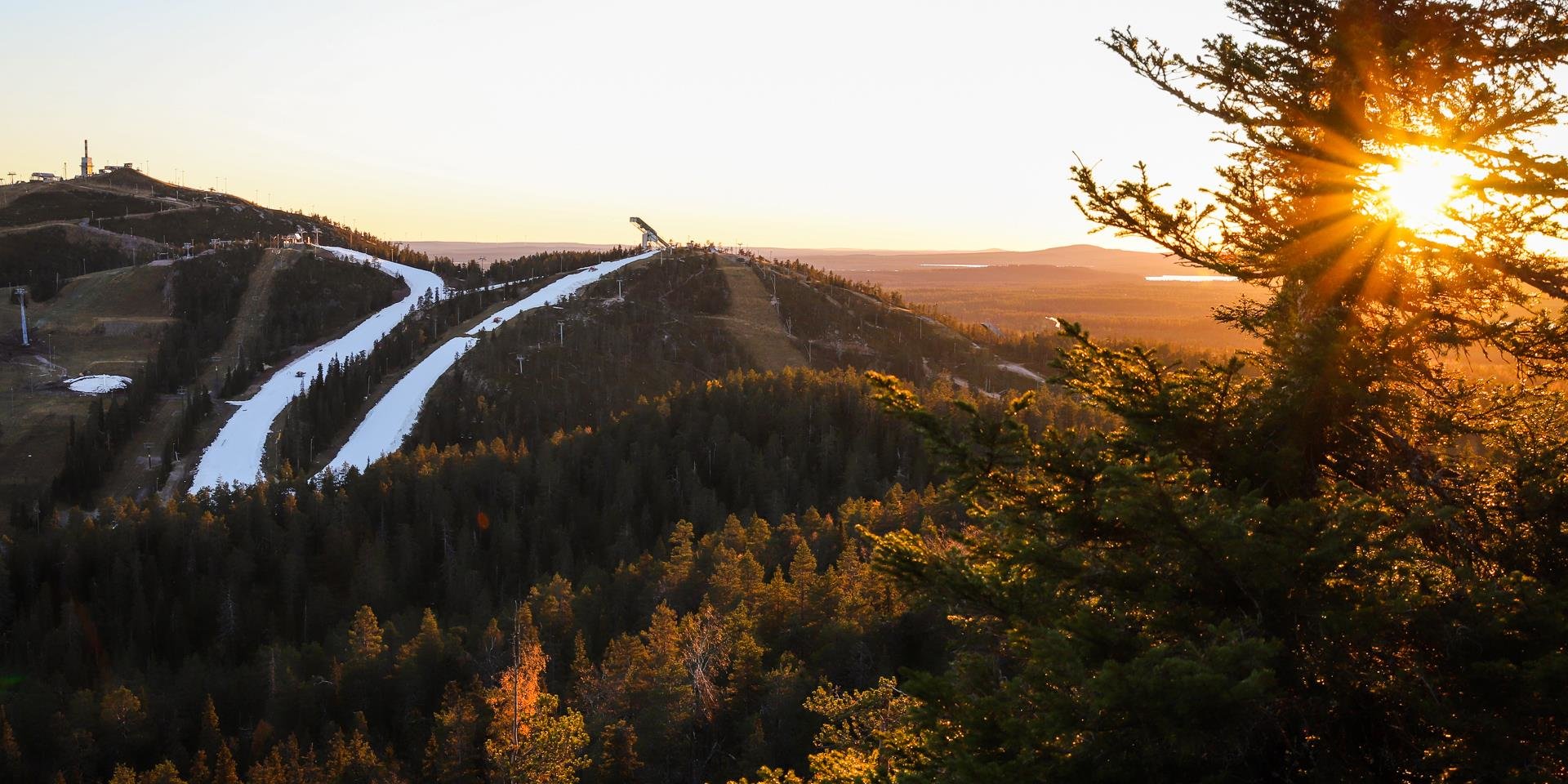 A síelhető sípályák a távolból - fotó: Ruka Ski Resort