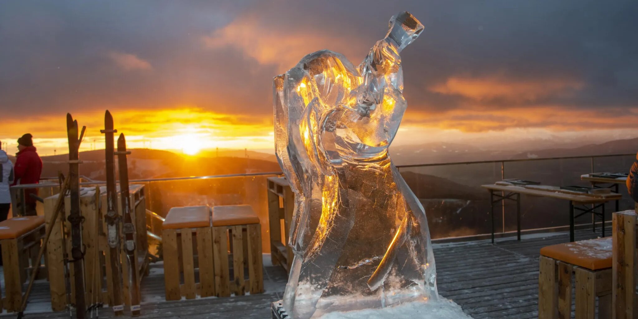 Adventi jégszobor és naplemente | Kép: Stuhleck.com
