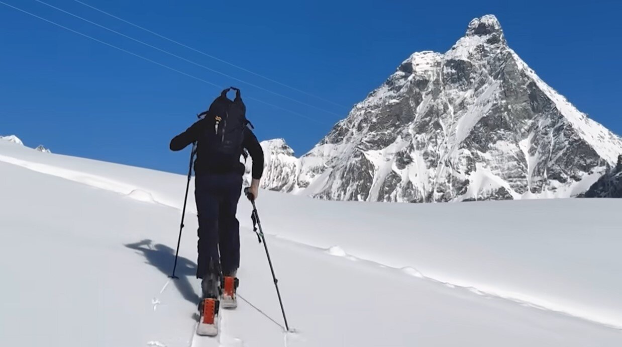 E-Skimo: sítúrázás elektromos rásegítéssel